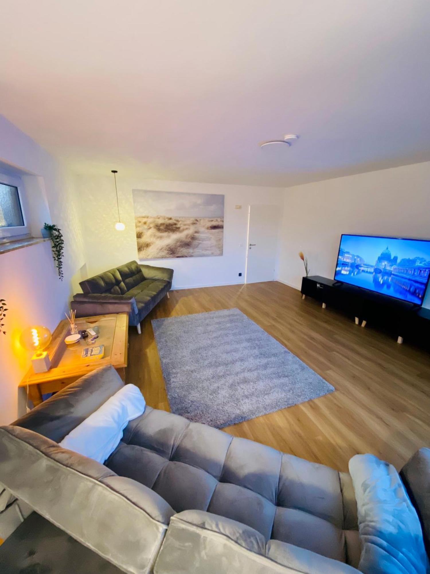 Traumhafte 115 Qm Ferienwohnung Am Steinhuder Meer, Ruhig, Komfortabel, Loggia, Parkplatz, Wifi ヴンストルフ エクステリア 写真