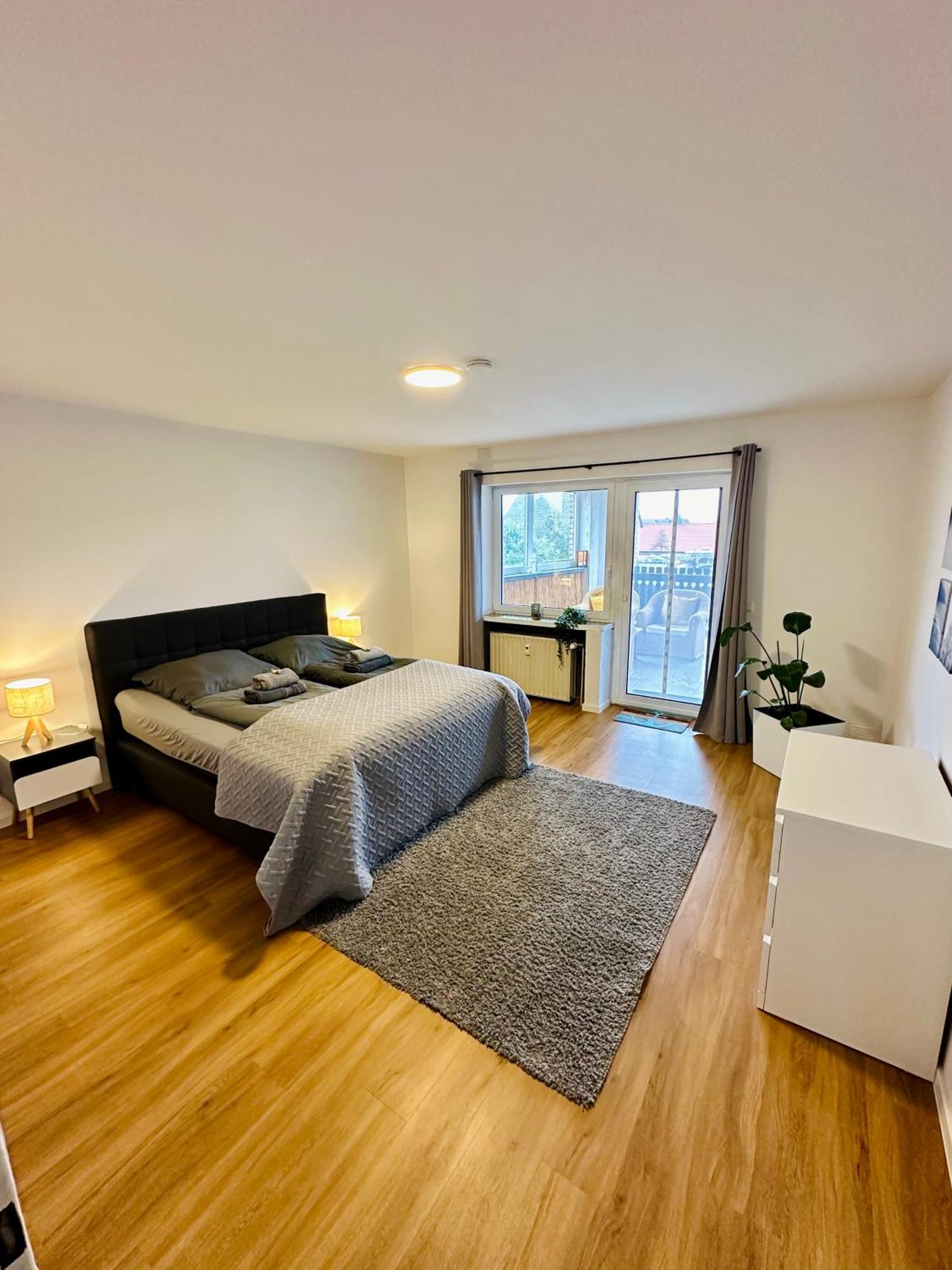 Traumhafte 115 Qm Ferienwohnung Am Steinhuder Meer, Ruhig, Komfortabel, Loggia, Parkplatz, Wifi ヴンストルフ エクステリア 写真